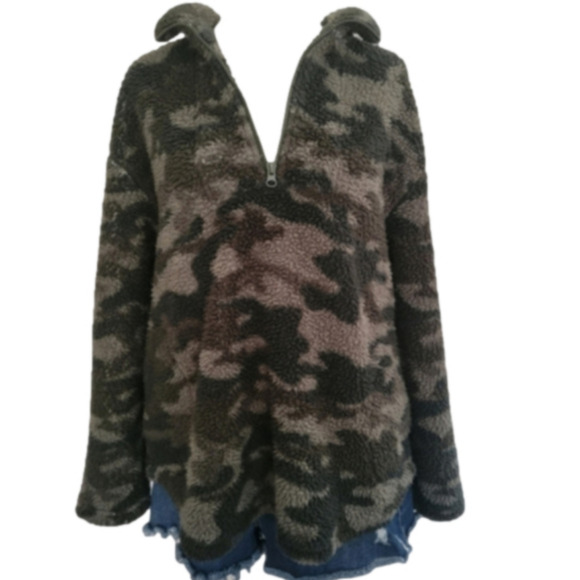 KOOKABURRA By Ugg Brushed Back Sherpa Funnel Neck Camouflage Pullover Size L - Picture 3 of 10